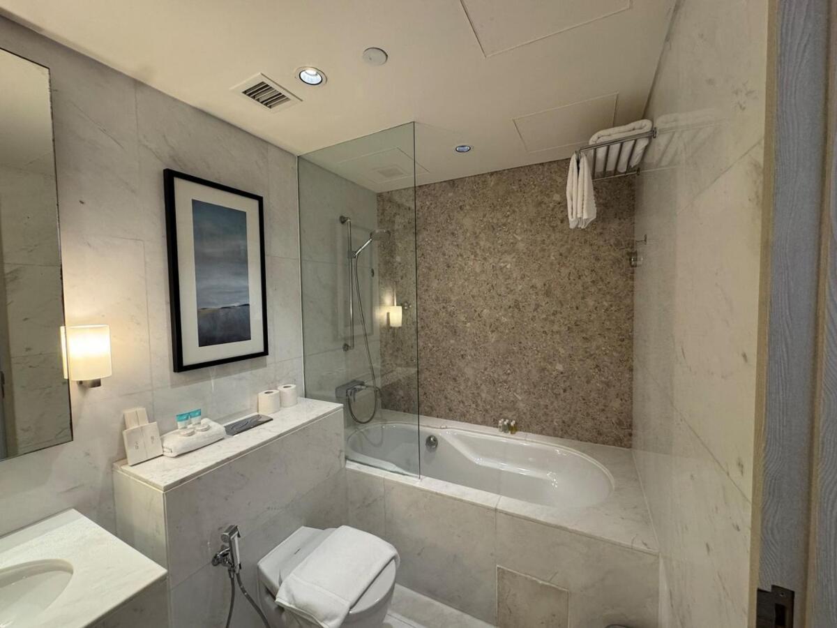 Burj View Lux Inside Mall! Apartment Dubai
